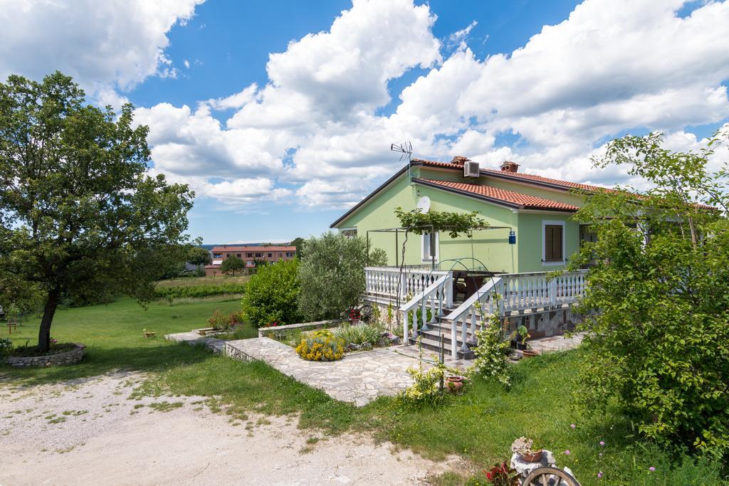 Apartments Cekada Labin  Exterior foto