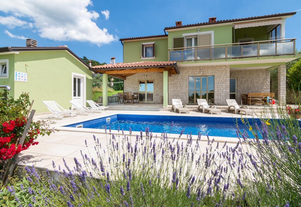 Apartments Cekada Labin  Exterior foto